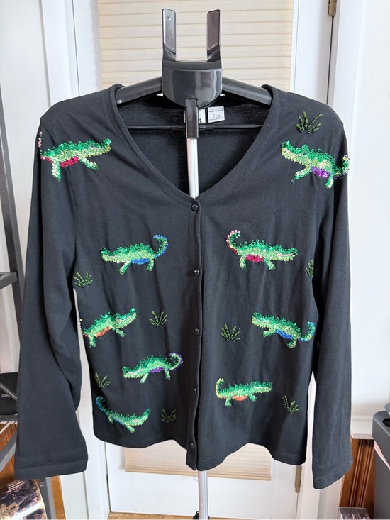 Emma tricot Tops - VTG Y2K black Emma Tricot cardigan sequin alligators beaded grass button up L